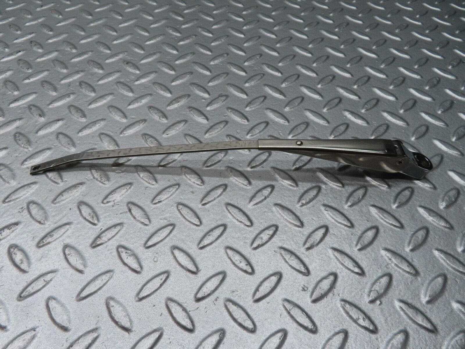 13115 Mercedes-Benz W111 220S Wiper Arm Left Side