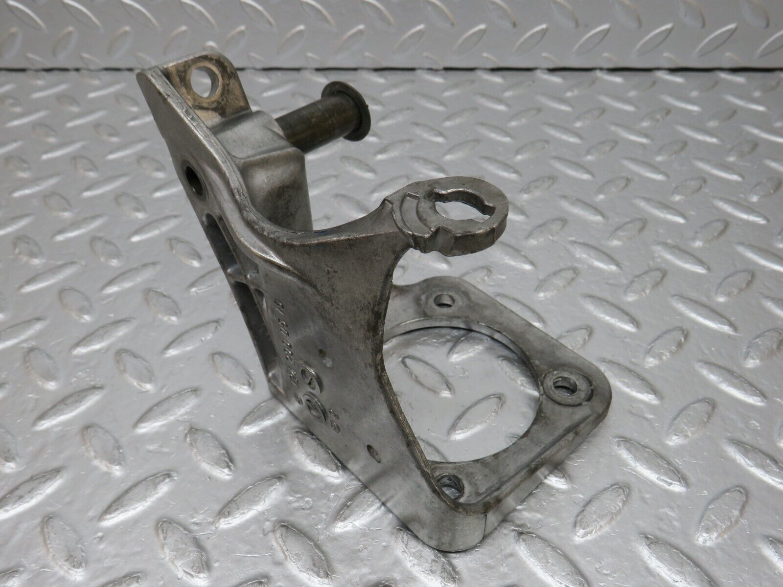 32425 Mercedes-Benz S124 300TE Wagon Brake Pedal Bracket 1242900519