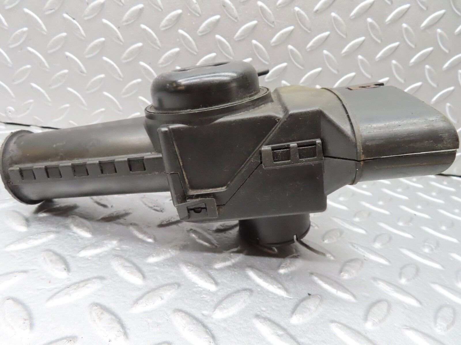 29097 Mercedes-Benz C124 320CE Coupe Air Intake Valve