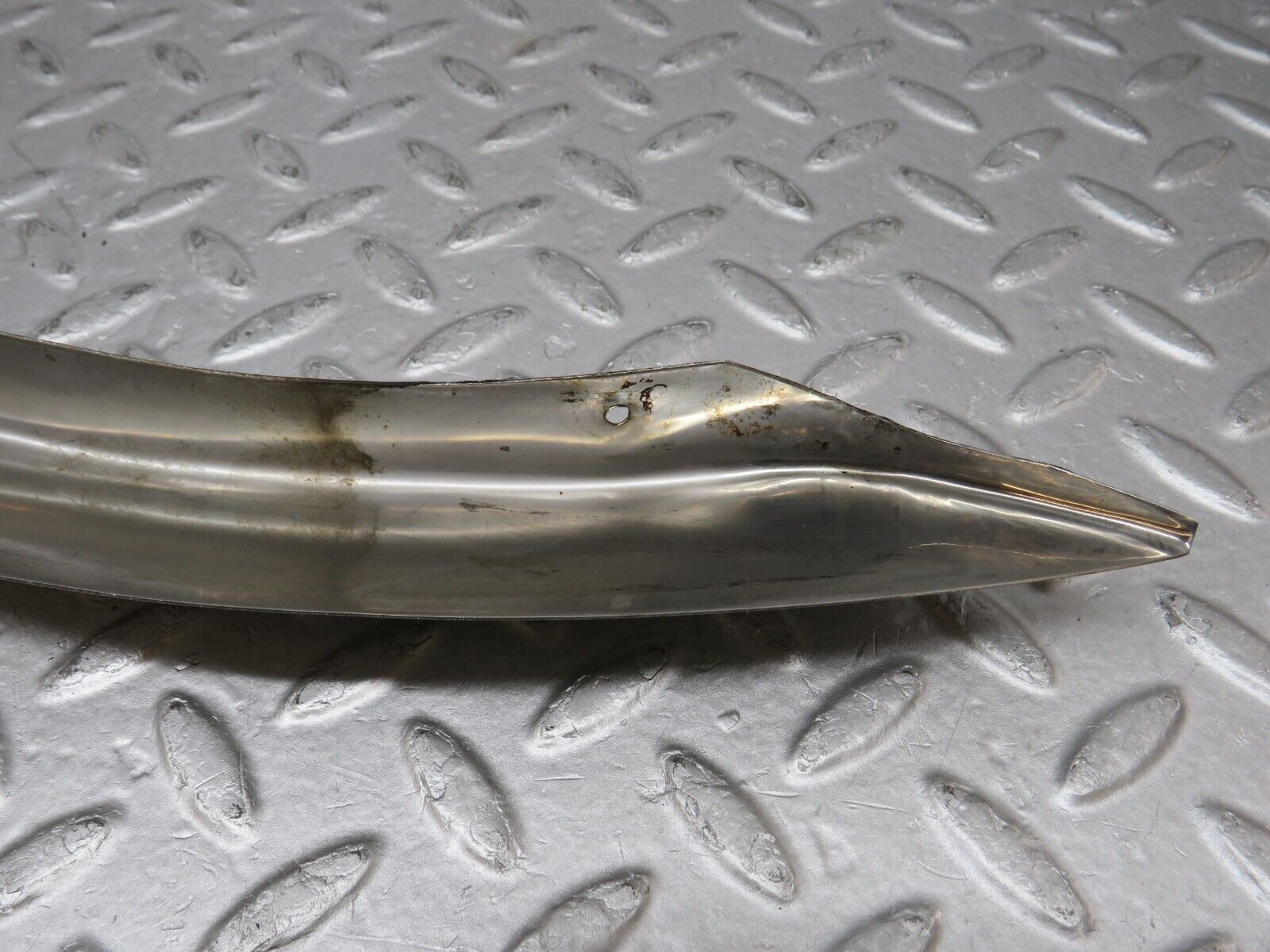 36291 Mercedes-Benz W126 420SE Rear Left Chrome Wheel Arch Trim