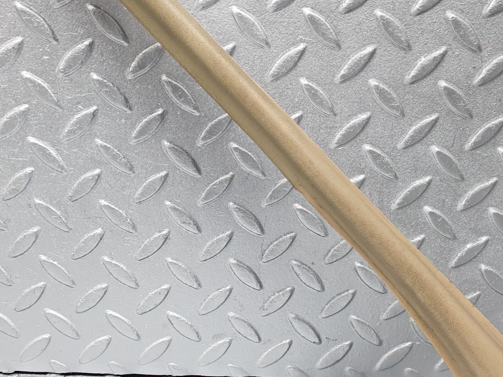 41198 Mercedes-Benz W126 300SE Front Left Door Window Frame Cover 1267250371