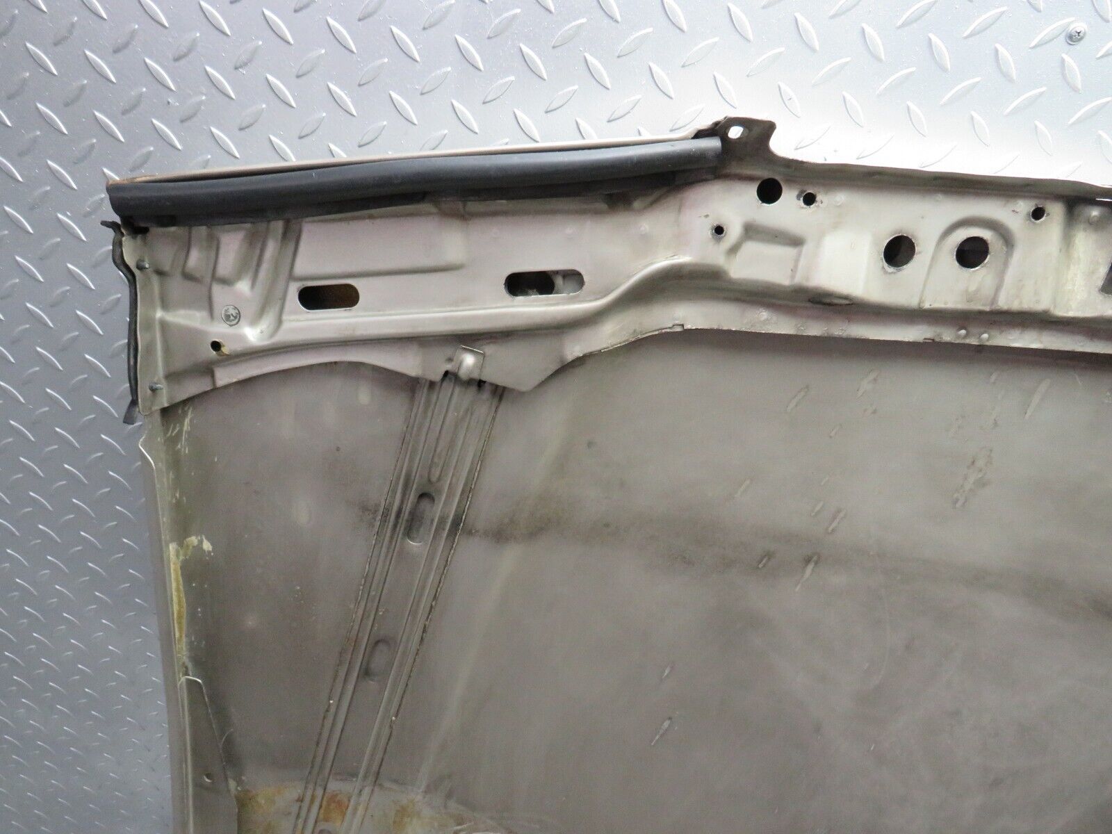 33839 Mercedes-Benz W201 190E 2.0L Bonnet