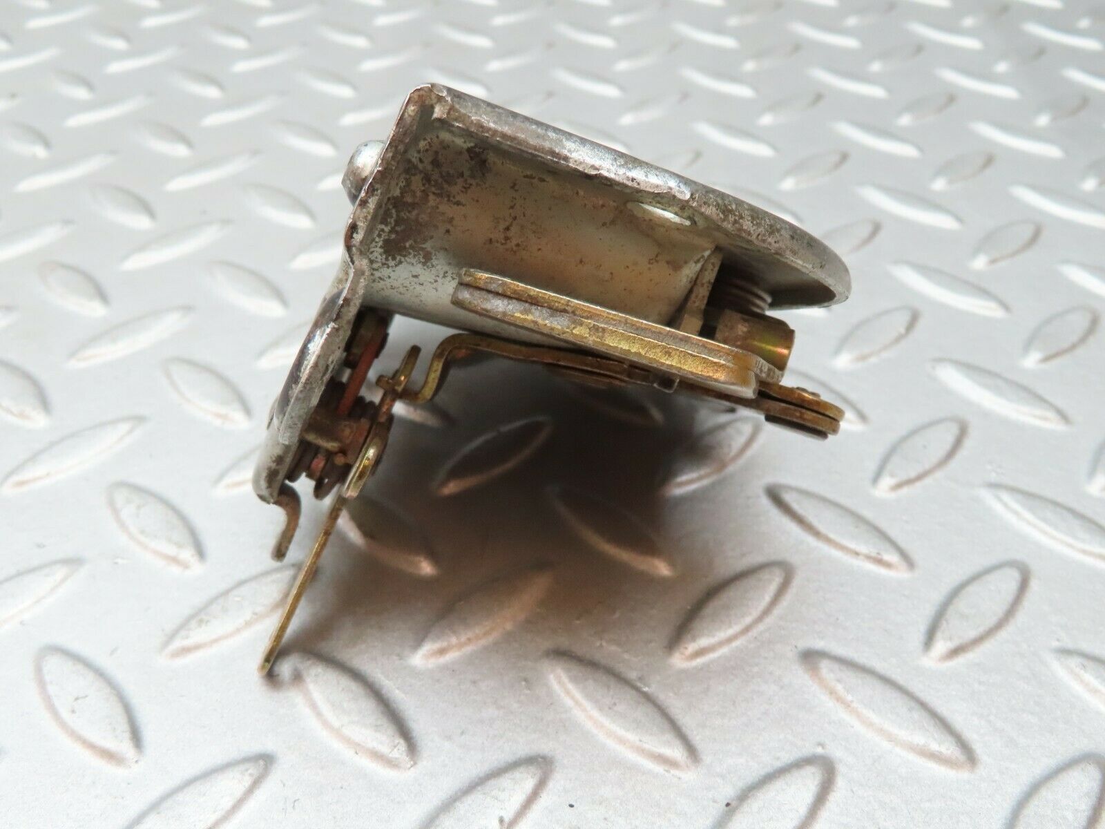 4766 Mercedes-Benz W114 280CE Coupe Left Door Lock Mechanism