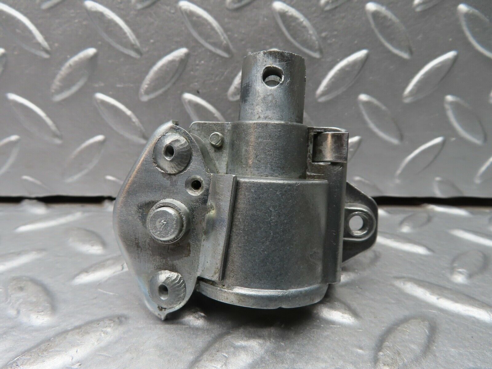 20810 Mercedes-Benz W114 250CE Coupe Vent Window Regulator Left Side