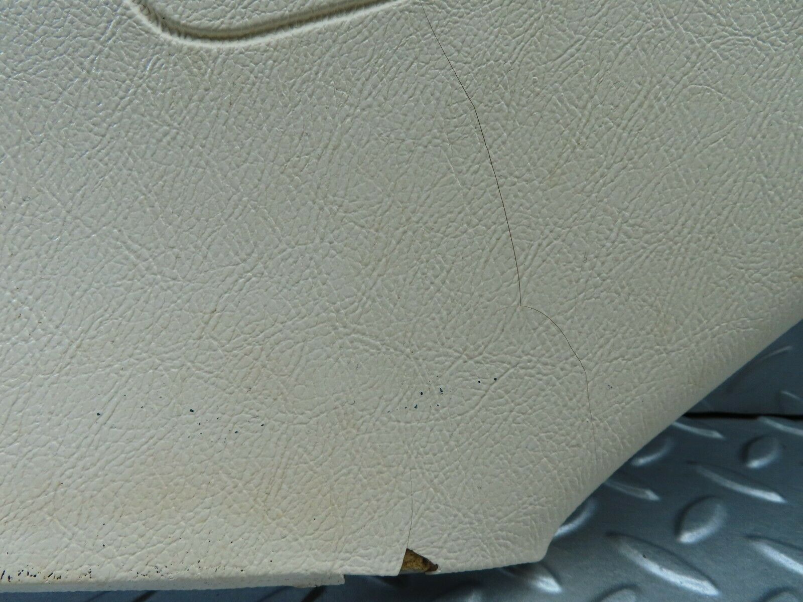 6893 Mercedes-Benz C107 350SLC Coupe C Pillar Cover Left Side