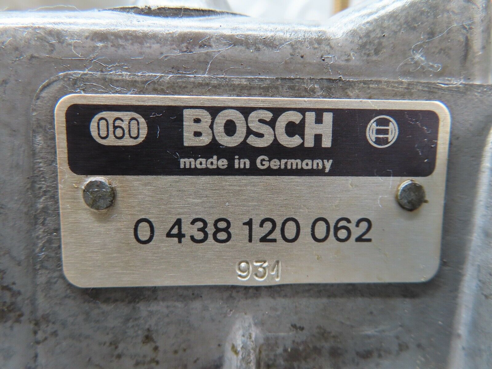 17709 Mercedes-Benz W116 450SEL  Air Flow Mass Meter Sensor Bosch 0438120062