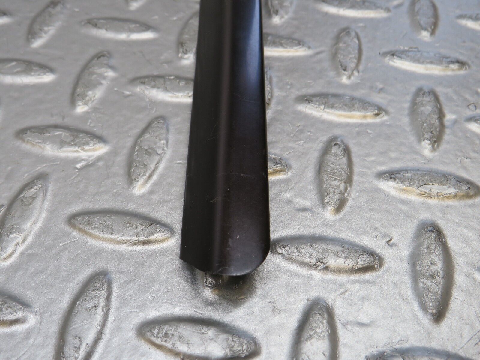 35082 Mercedes-Benz W210 320E Rear Right Door Window Exterior Trim