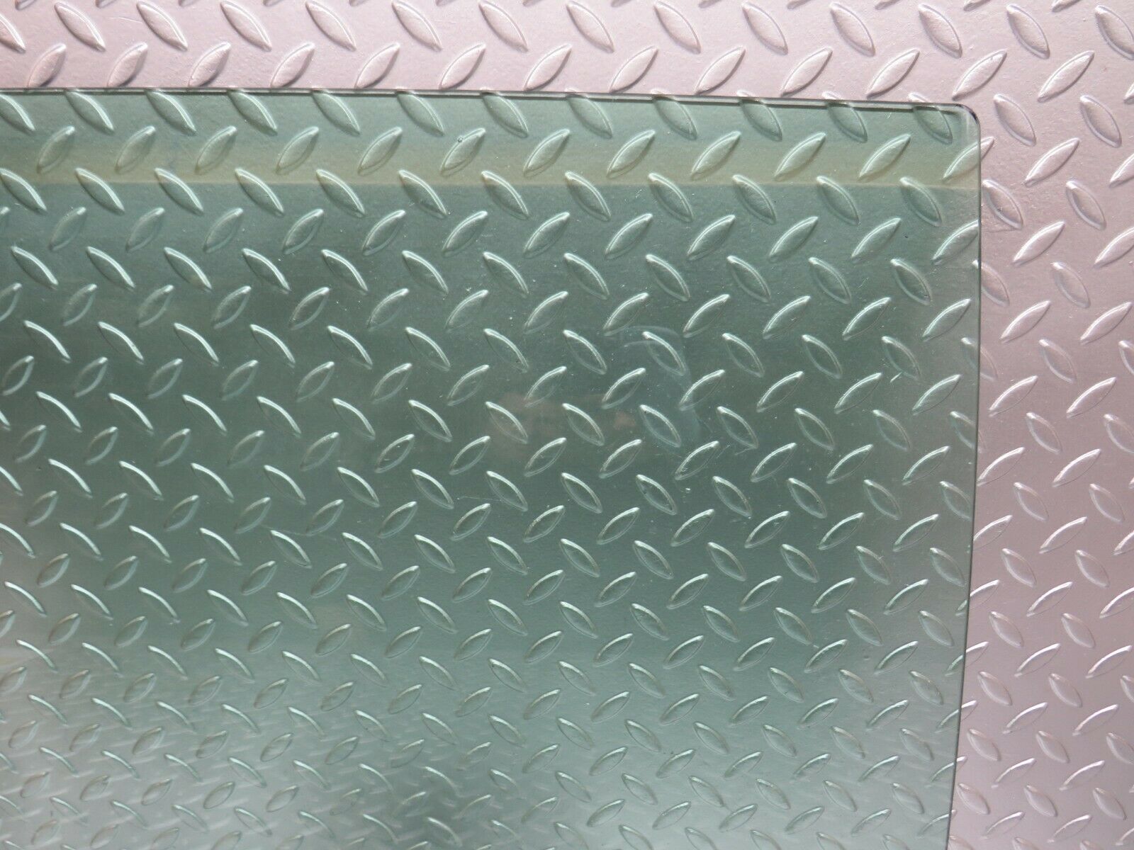 24437 Mercedes-Benz S124 220TE Wagon Rear Right Door Window Glass