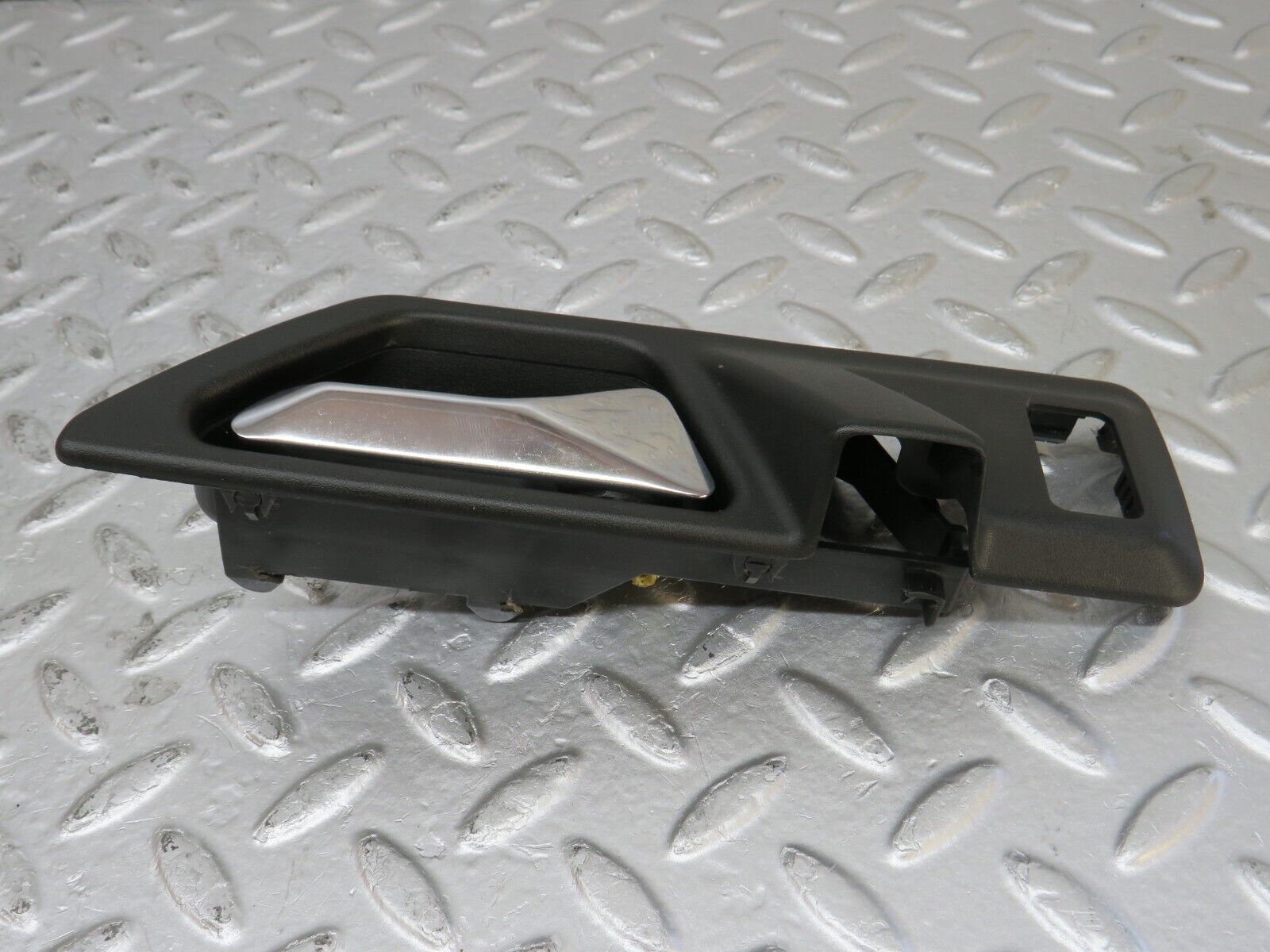 33908 Mercedes-Benz W124 260E Interior Door Handle Rear Right 1247600261