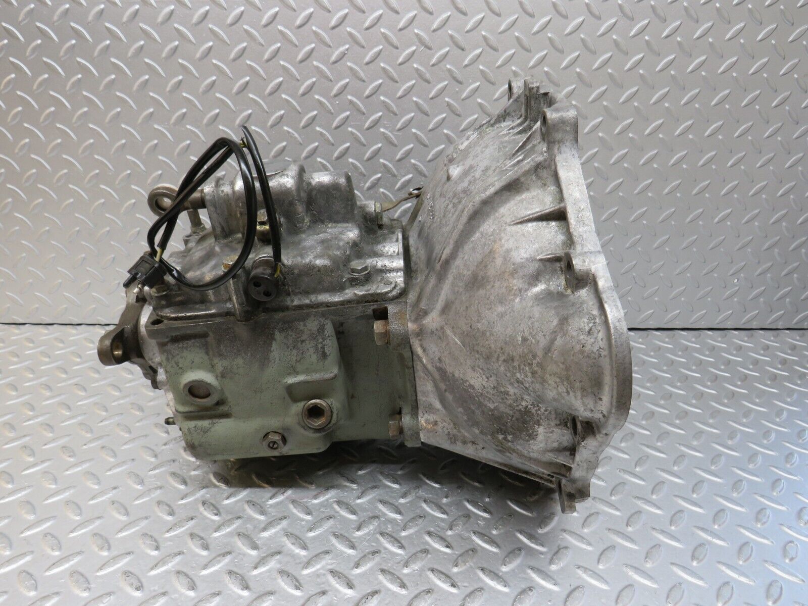 35951 Mercedes-Benz W108 Manual Gearbox 4 Speed 46020 1112610501