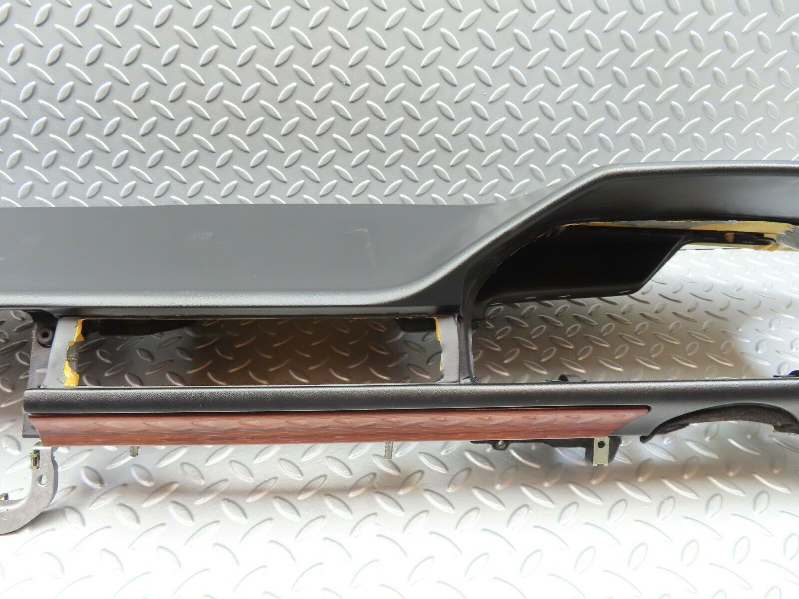 6614 Mercedes-Benz S124 E220 Wagon Dashboard Black