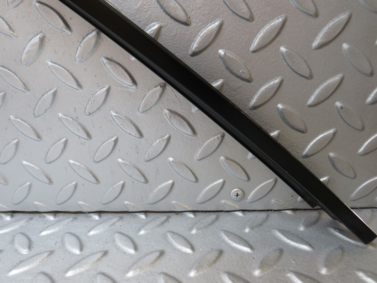 37030 Mercedes-Benz C126 420SEC Coupe Roof Trim Right