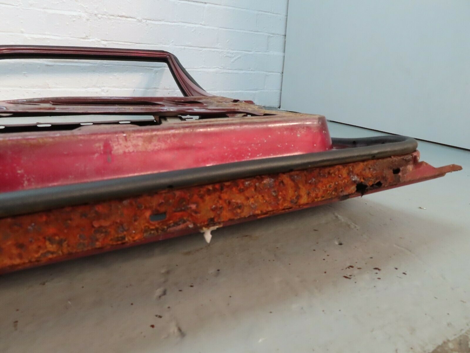 6695 Mercedes-Benz S124 E220 Wagon Front Right Door