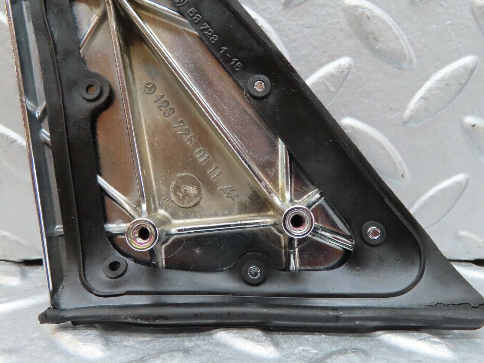 18106 Mercedes-Benz W123 200 Mirror Triangle Cover Right Side 1237250111