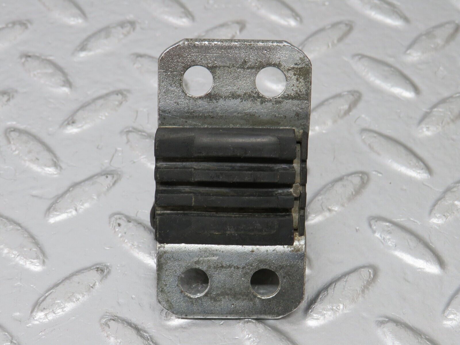 34425 Mercedes-Benz C126 380SEC Coupe Door Lock Latch Left Side