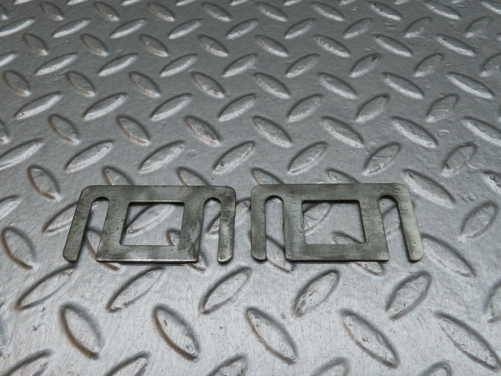 18047 Mercedes-Benz W123 200 Door Lock Latch Right Side