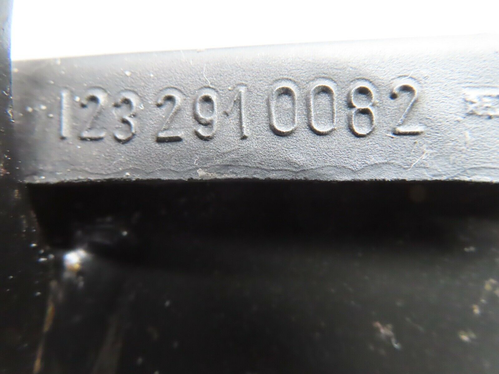 21671 Mercedes-Benz W126 300SE Brake Pedal With Rubber 1232910082