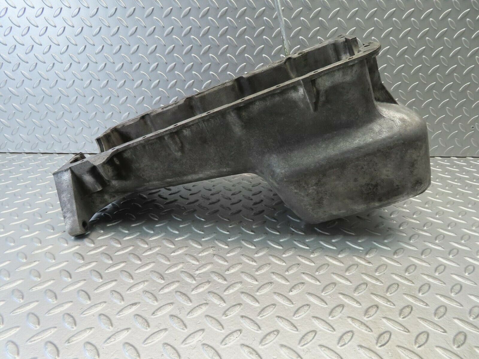 10951 Mercedes-Benz W115 220D Oil Pan Oil Sump 6150101313