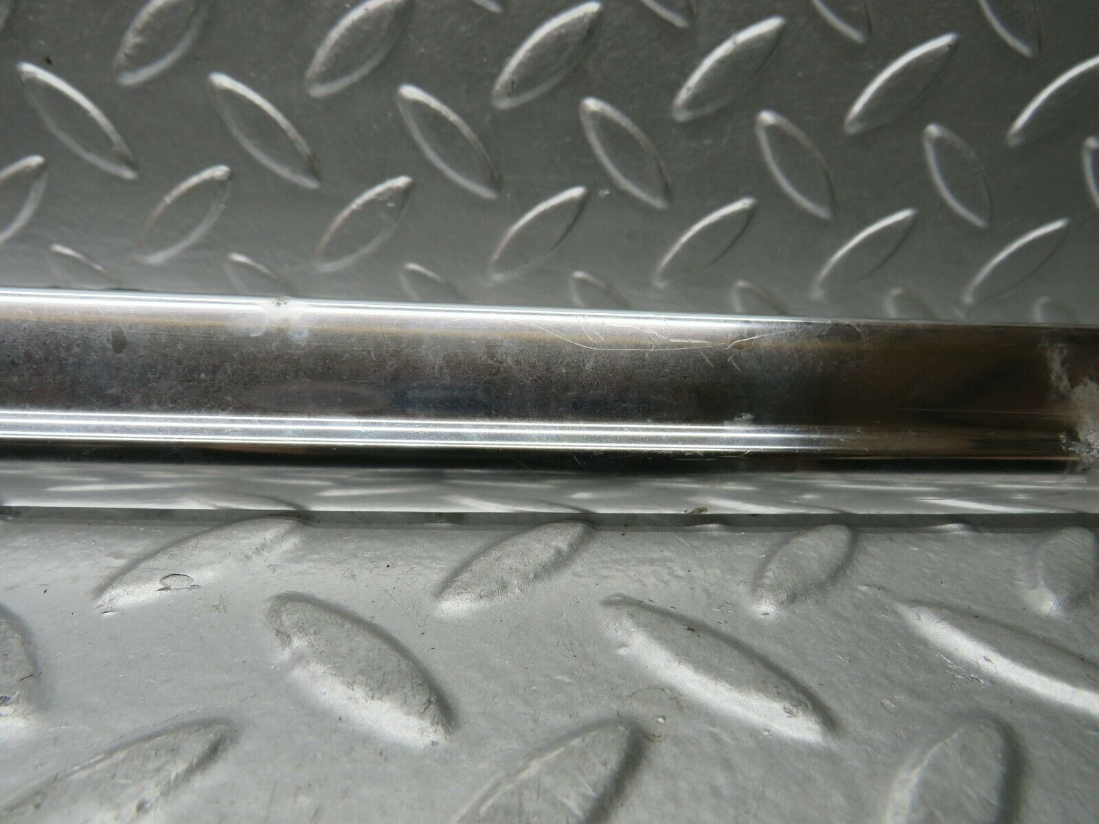 22737 Mercedes-Benz C107 450SLC Coupe Right Door Chrome Trim