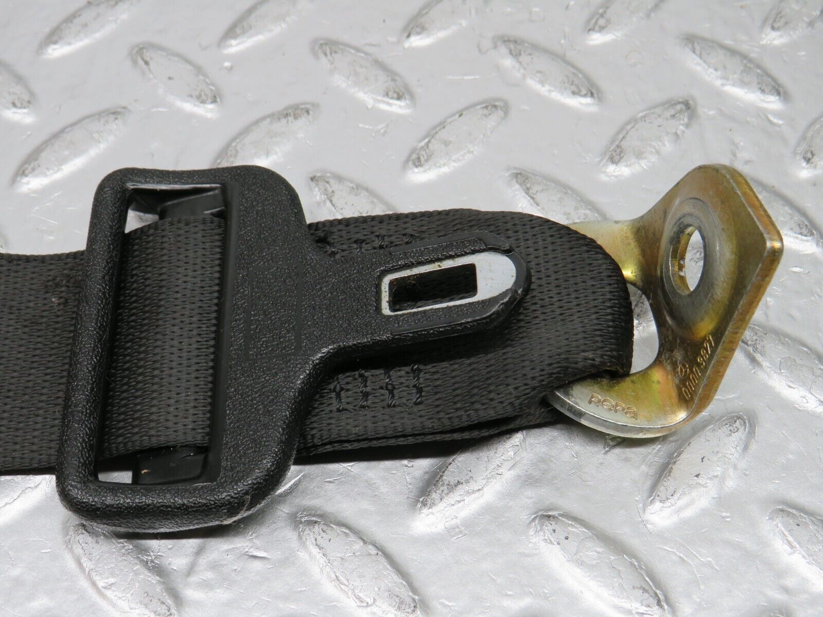 32637 Mercedes-Benz S124 300TE Rear Seat Belt With Buckles 1248607085