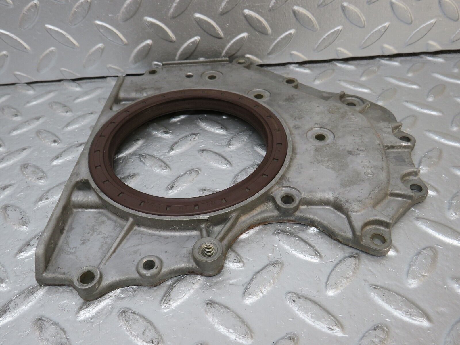 34522 Mercedes-Benz C126 380SEC Coupe Crankshaft Rear Sealing Cover 1170110008