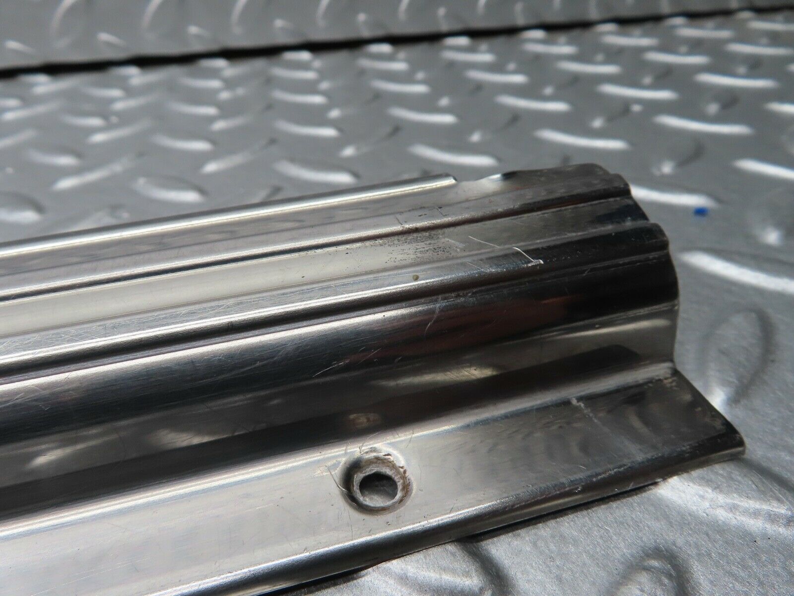 20818 Mercedes-Benz W114 250CE Coupe Right Door Sill Chrome