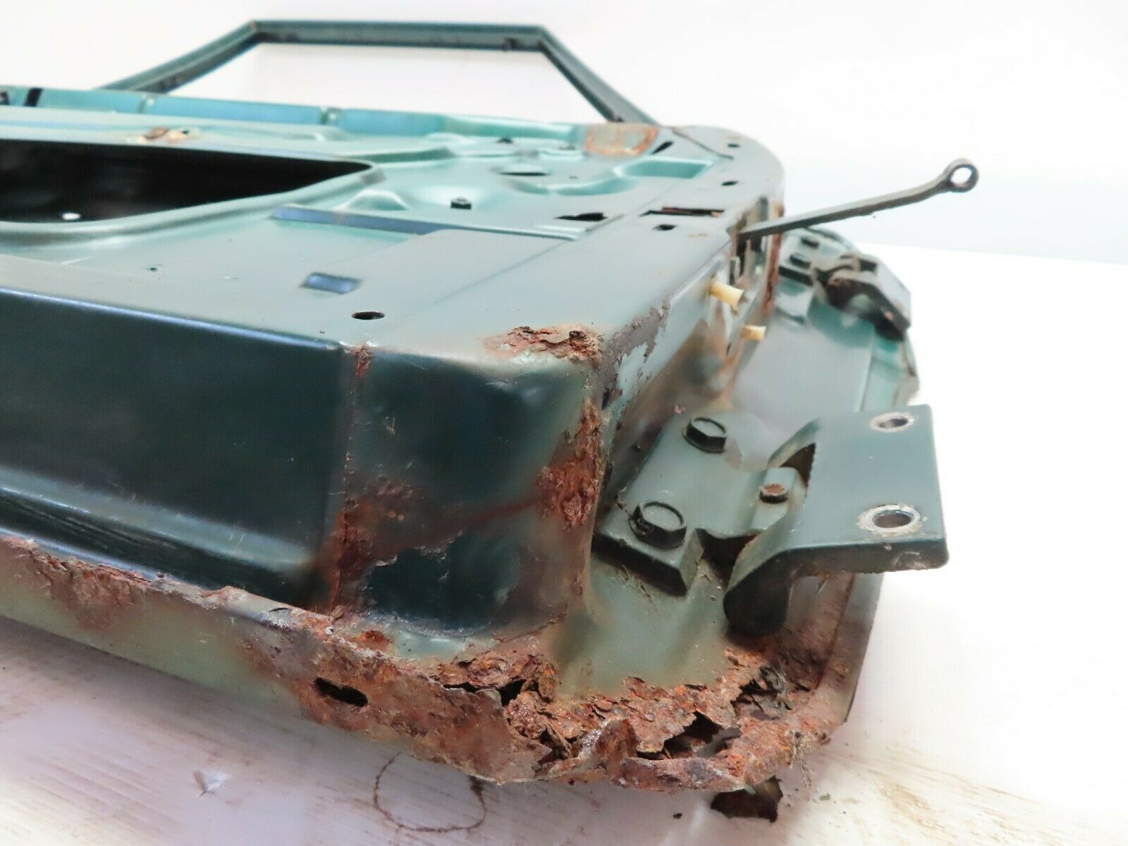 7930 Mercedes-Benz W115 220D Front Left Door