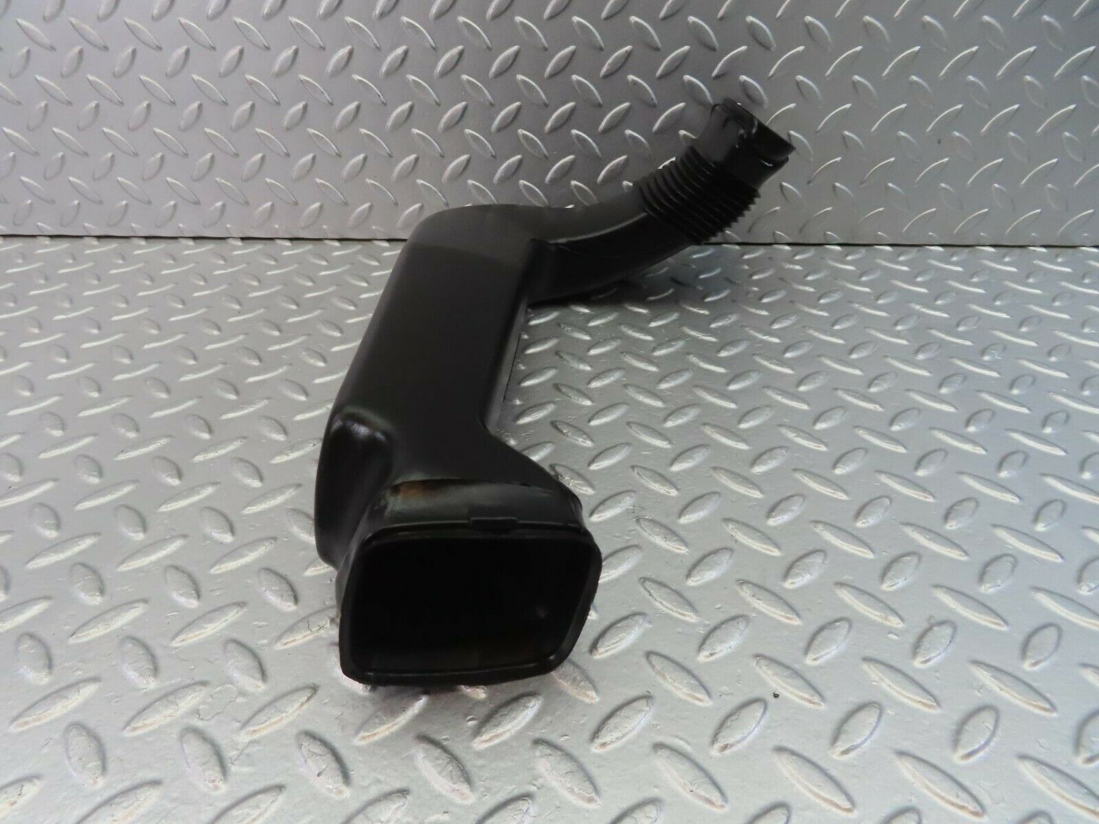 10452 Mercedes-Benz W201 190E Air Duct Pipe Hose Left 2018310946