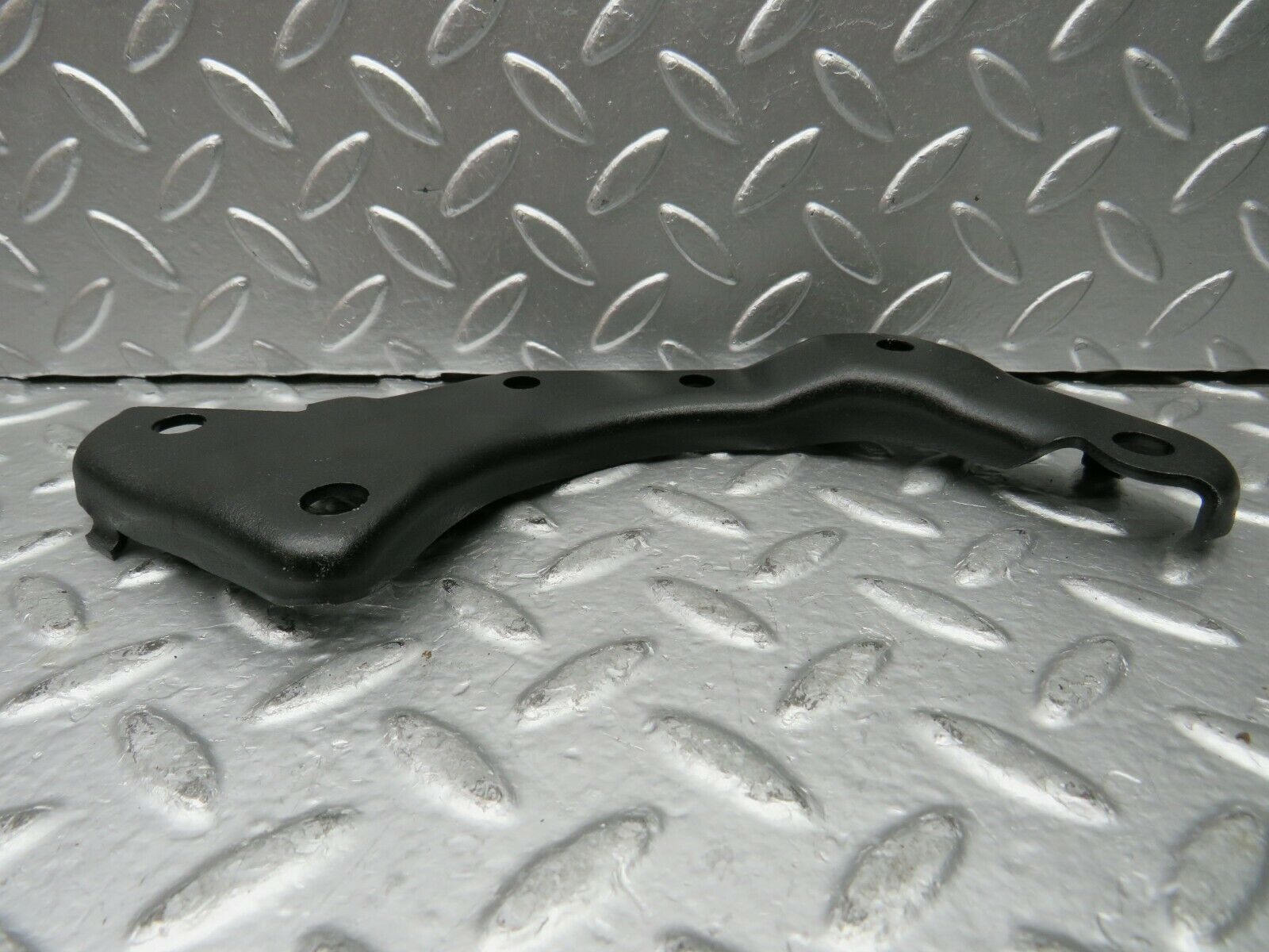 23060 Mercedes-Benz C123 230CE Coupe Alternator Generator Bracket