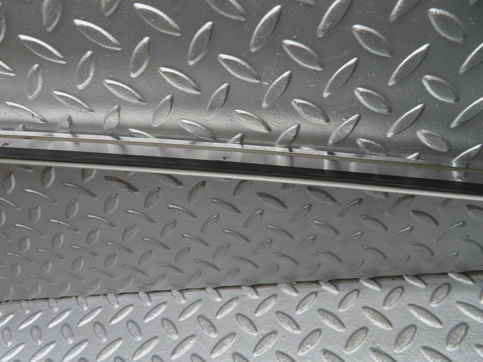 20954 Mercedes-Benz W114 250CE Coupe Roof Chrome Moulding Trim Right Side