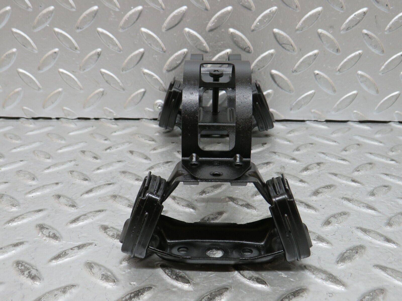 29011 Mercedes-Benz C124 320CE Coupe Fuel Pump Fuel Filter Bracket With Rubber