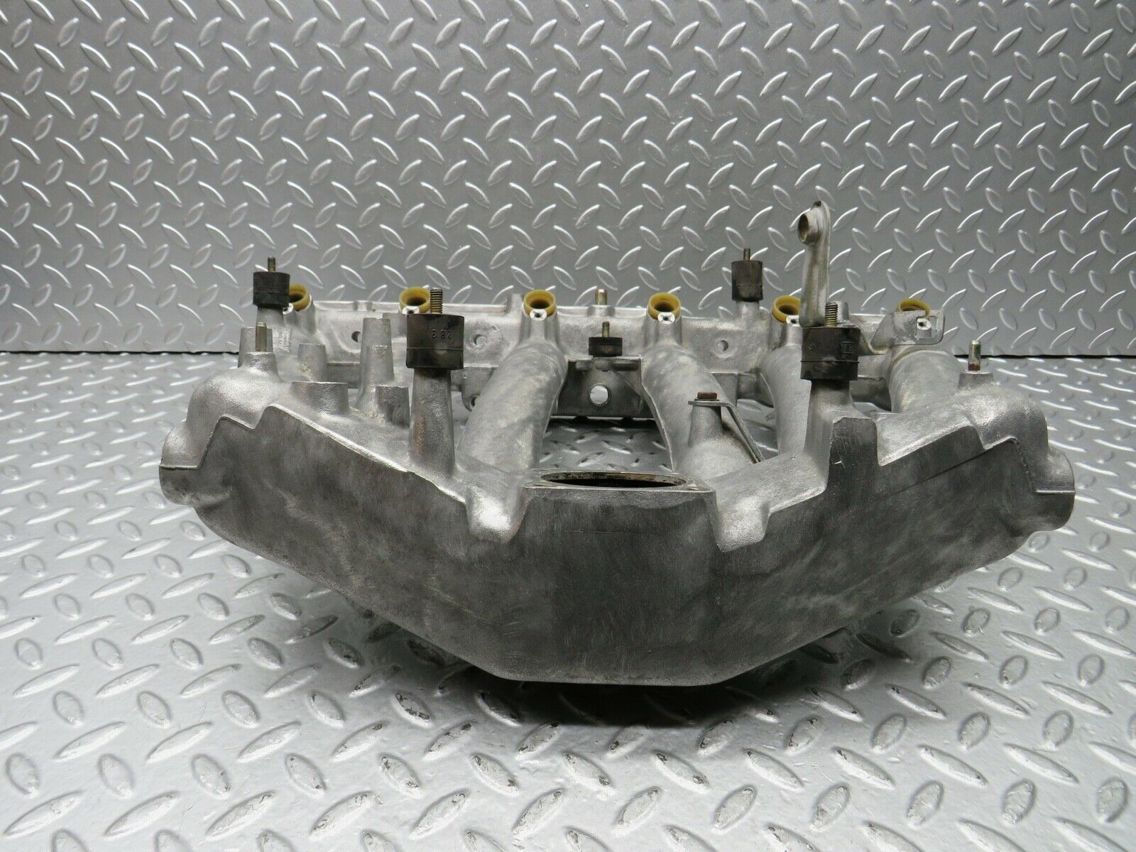 21768 Mercedes-Benz W126 300SE Intake Manifold 1031411601