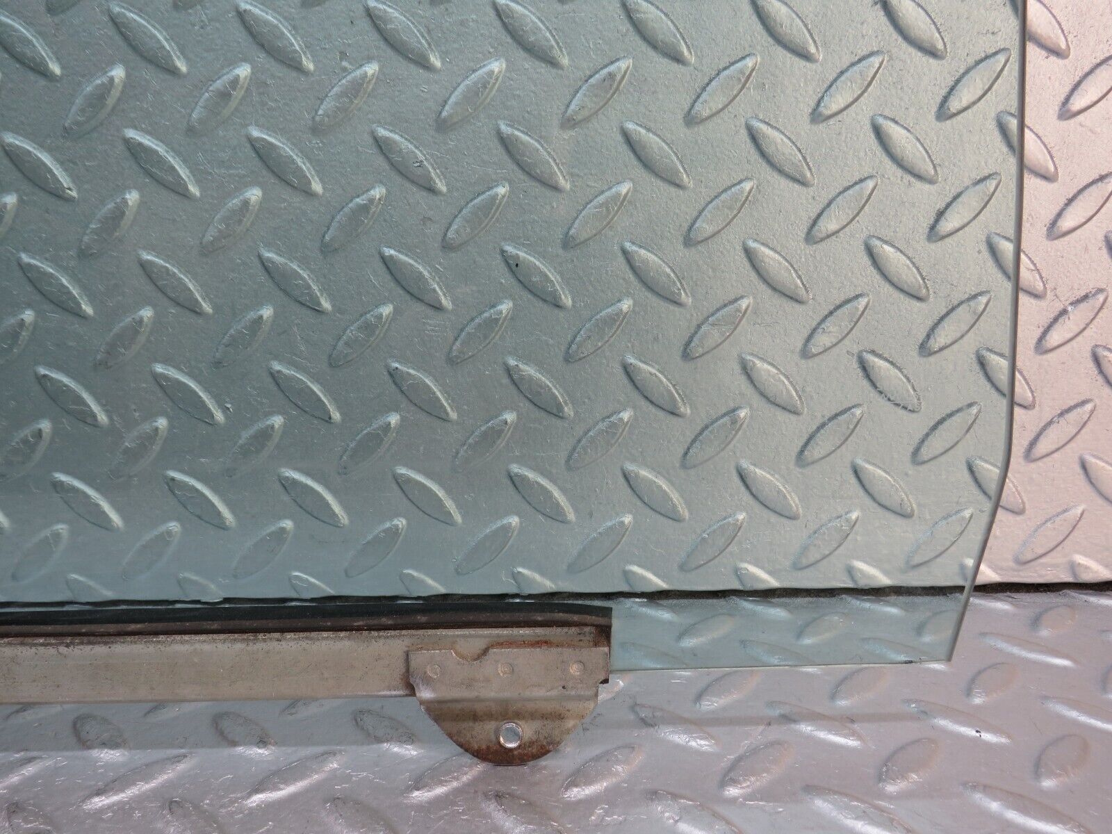 37513 Mercedes-Benz W109 300SEL Rear Left Door Window Glass