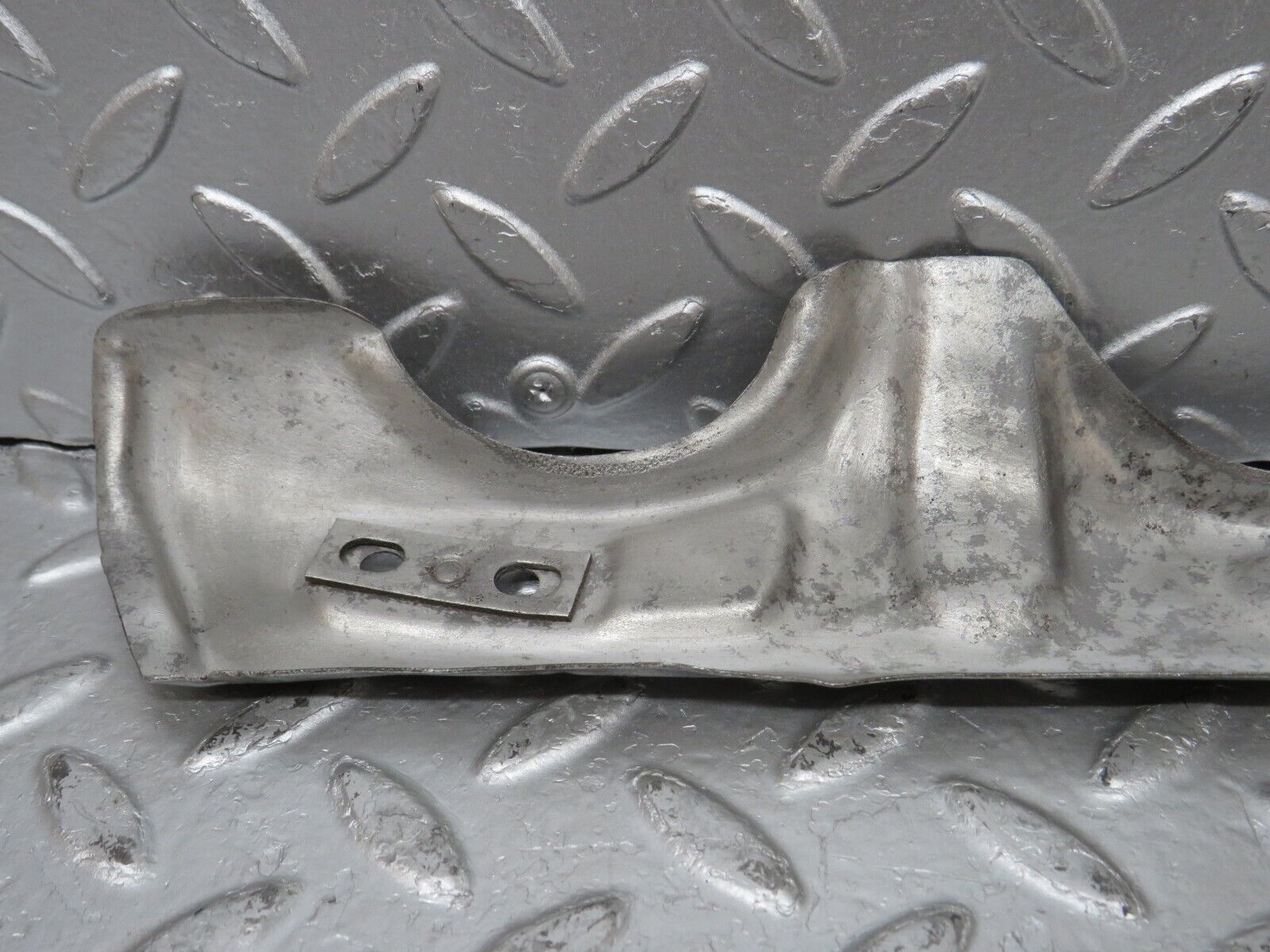33114 Mercedes-Benz W126 420 V8 M117 Exhaust Manifold Heat Shield