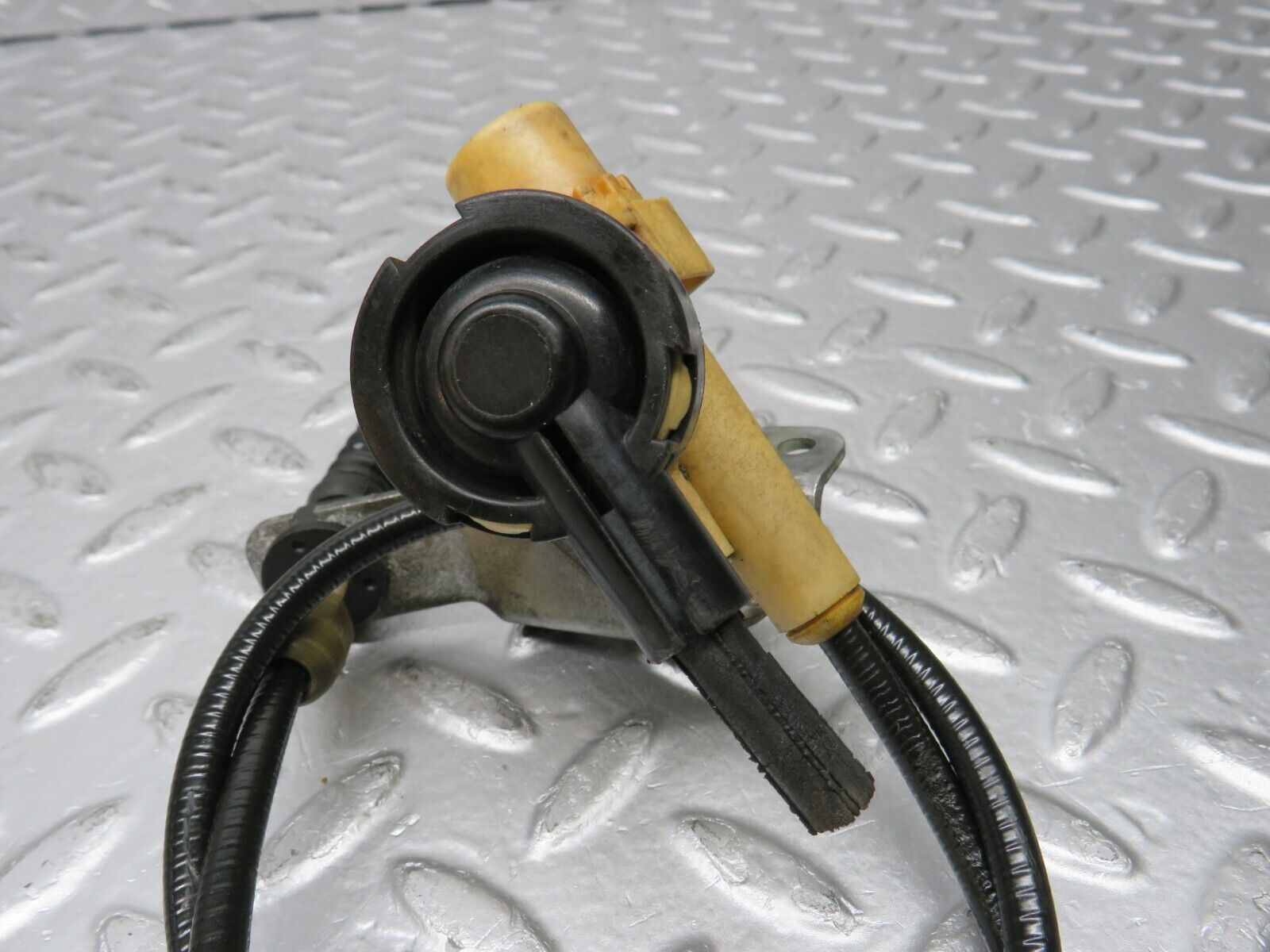 32715 Mercedes-Benz S124 300TE Automatic Gearbox Kickdown Cable