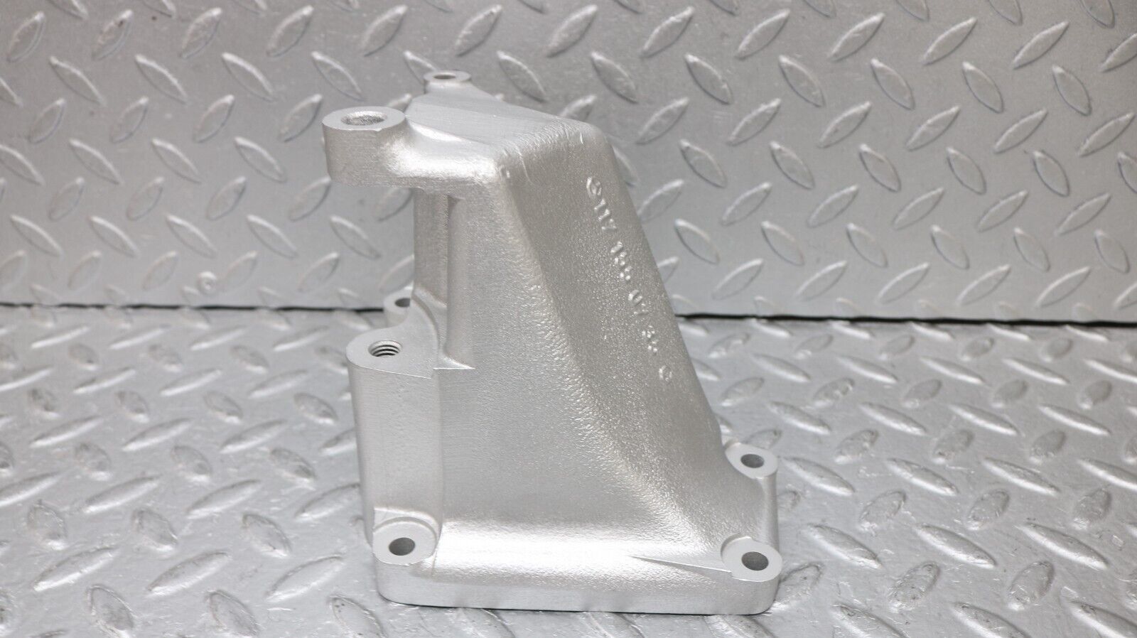 37224 Mercedes-Benz C126 420SEC Coupe Alternator Generator Bracket 1171550735