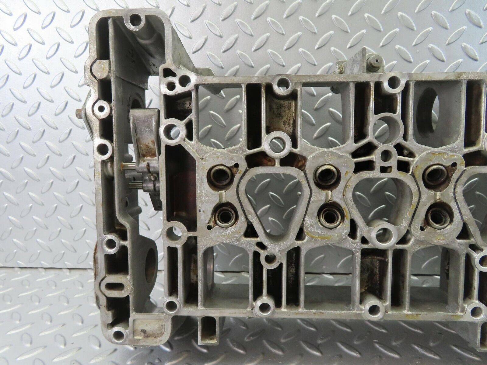 10188 Mercedes-Benz C123 280CE Coupe Camshaft Bearing Casing 1100163304