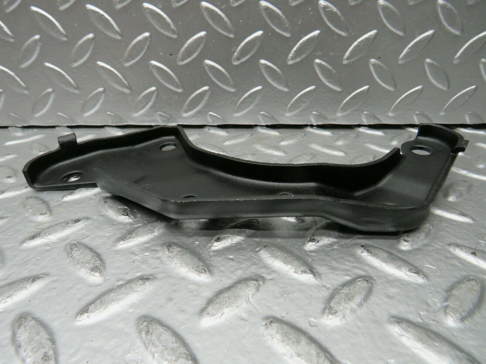 23060 Mercedes-Benz C123 230CE Coupe Alternator Generator Bracket