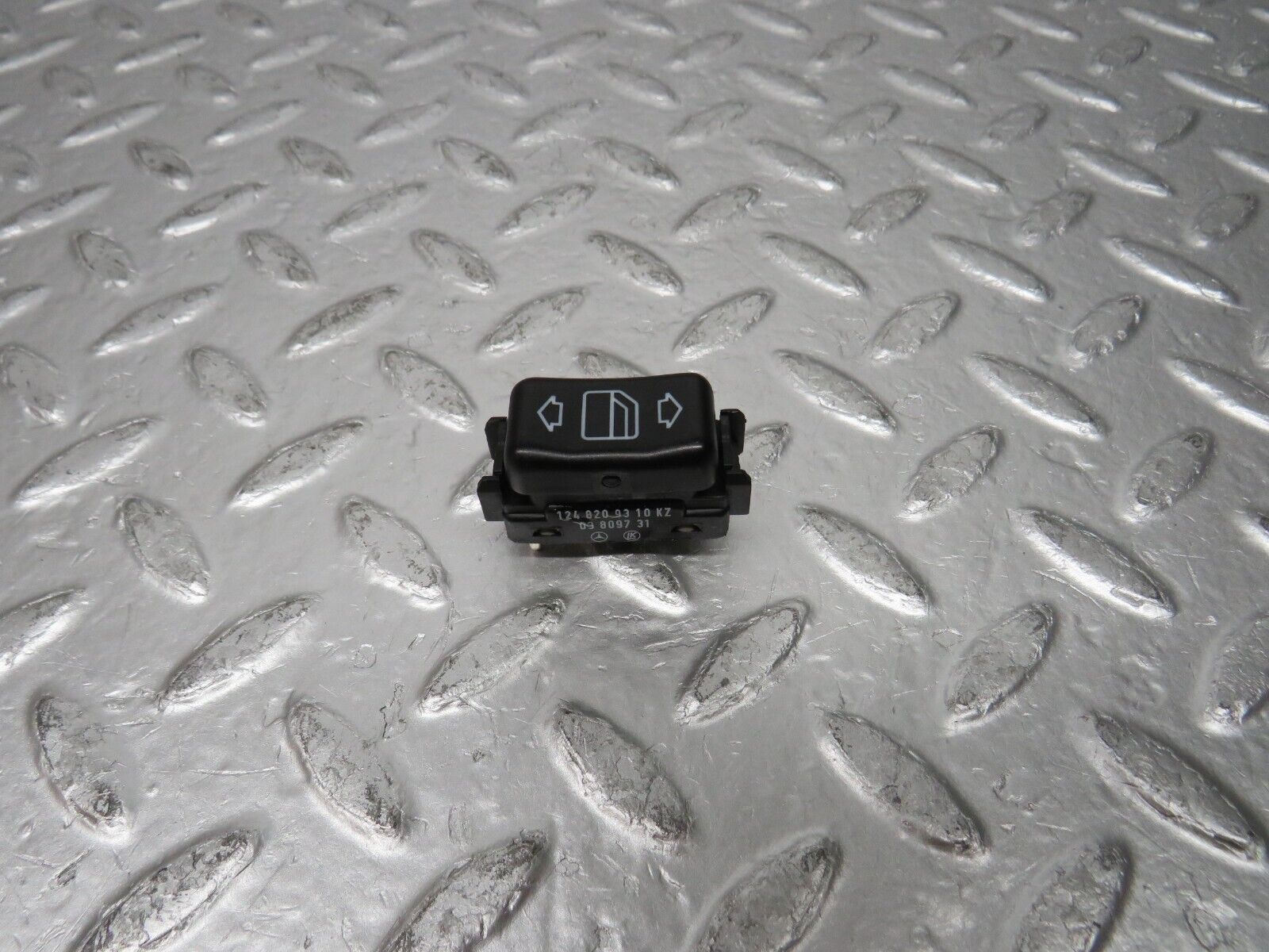 30522 Mercedes-Benz W124 230E Electric Window Switch Left Side 1248209310