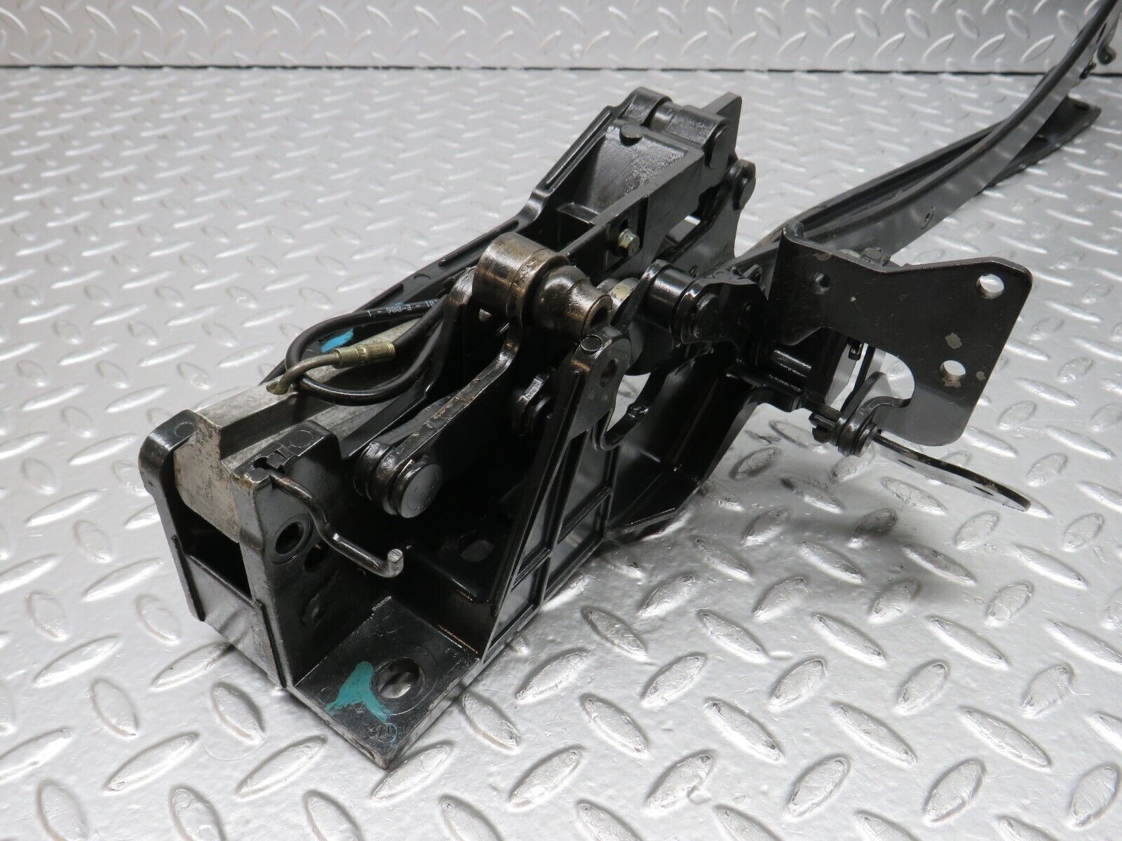 33200 Mercedes-Benz R170 Hardtop Rear Right Folding Hinge Mechanism 100348000