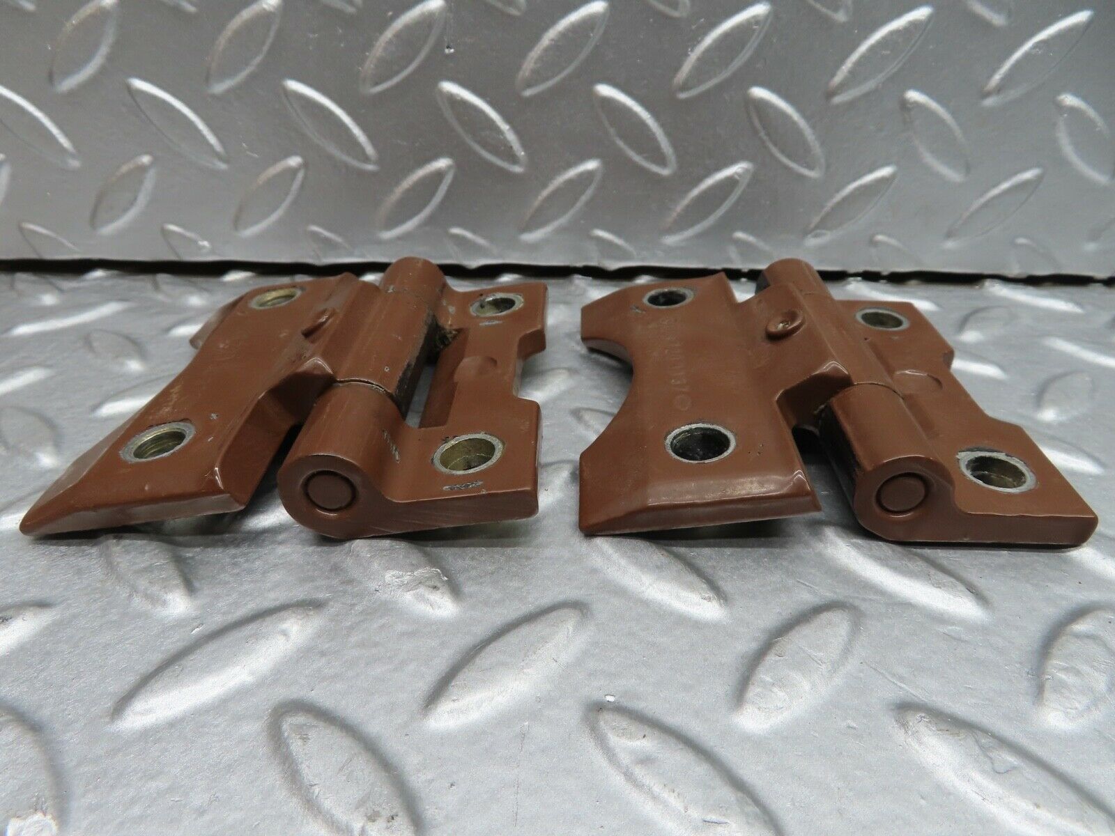 21070 Mercedes-Benz W123 230E Door Hinges Pair 1237200037