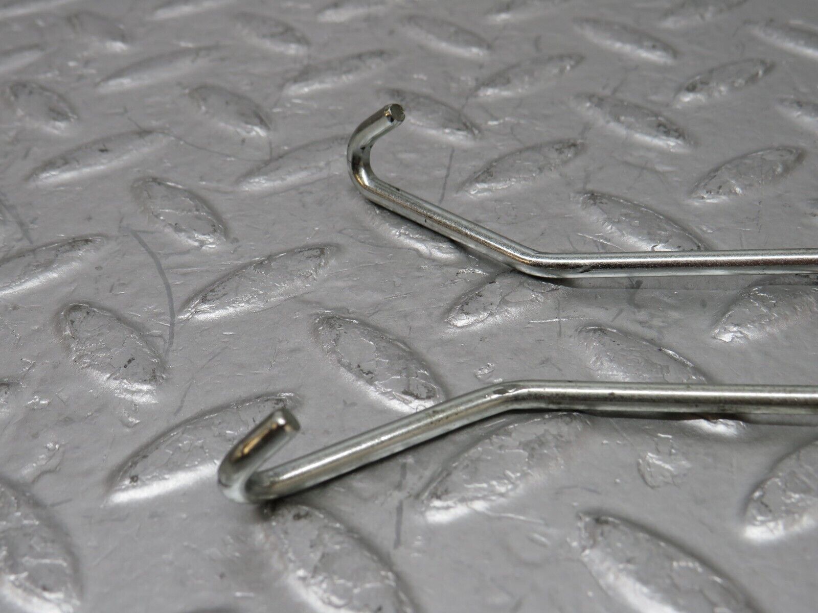 34748 Mercedes-Benz W210 320E Front Door Lock Knob Pair