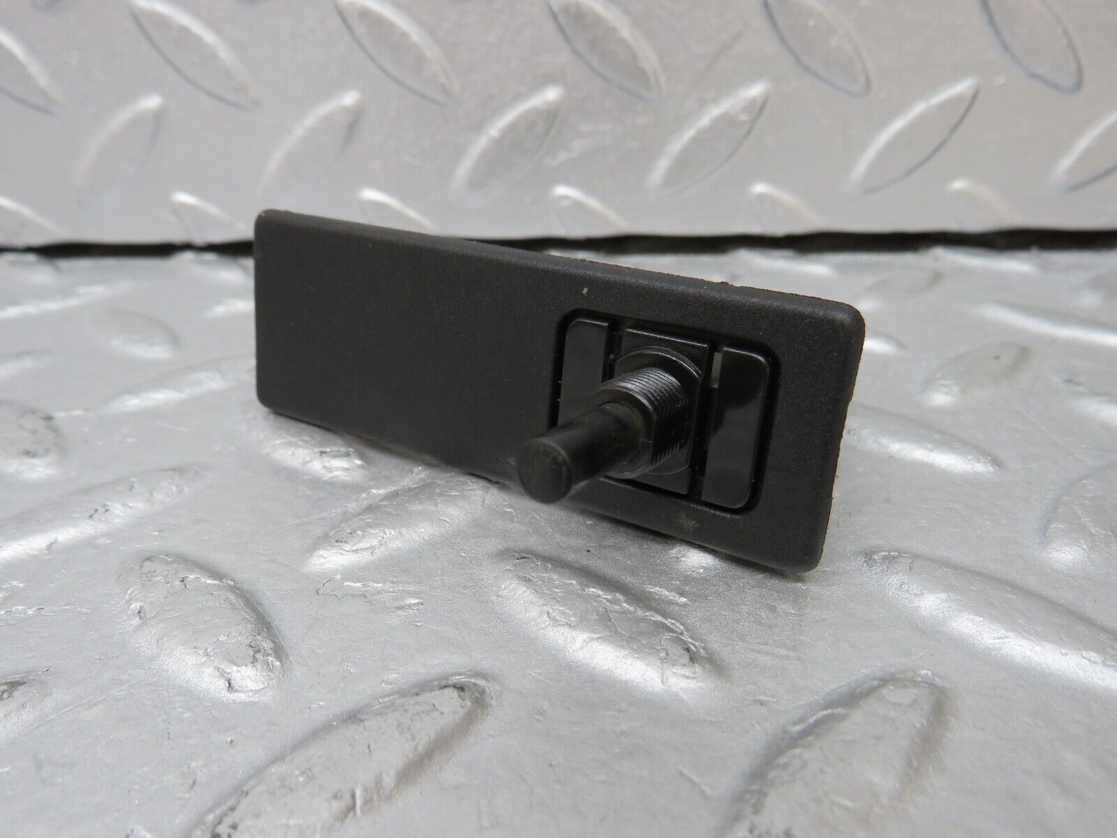 36946 Mercedes-Benz C126 420SEC Coupe Trunk Boot Light Switch 2018200211