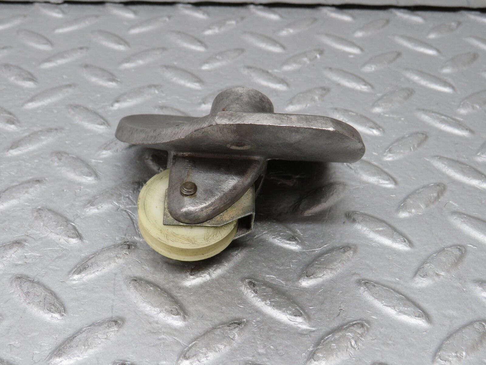 35822 Mercedes-Benz W108 Handbrake Cable Regulator 1084270181