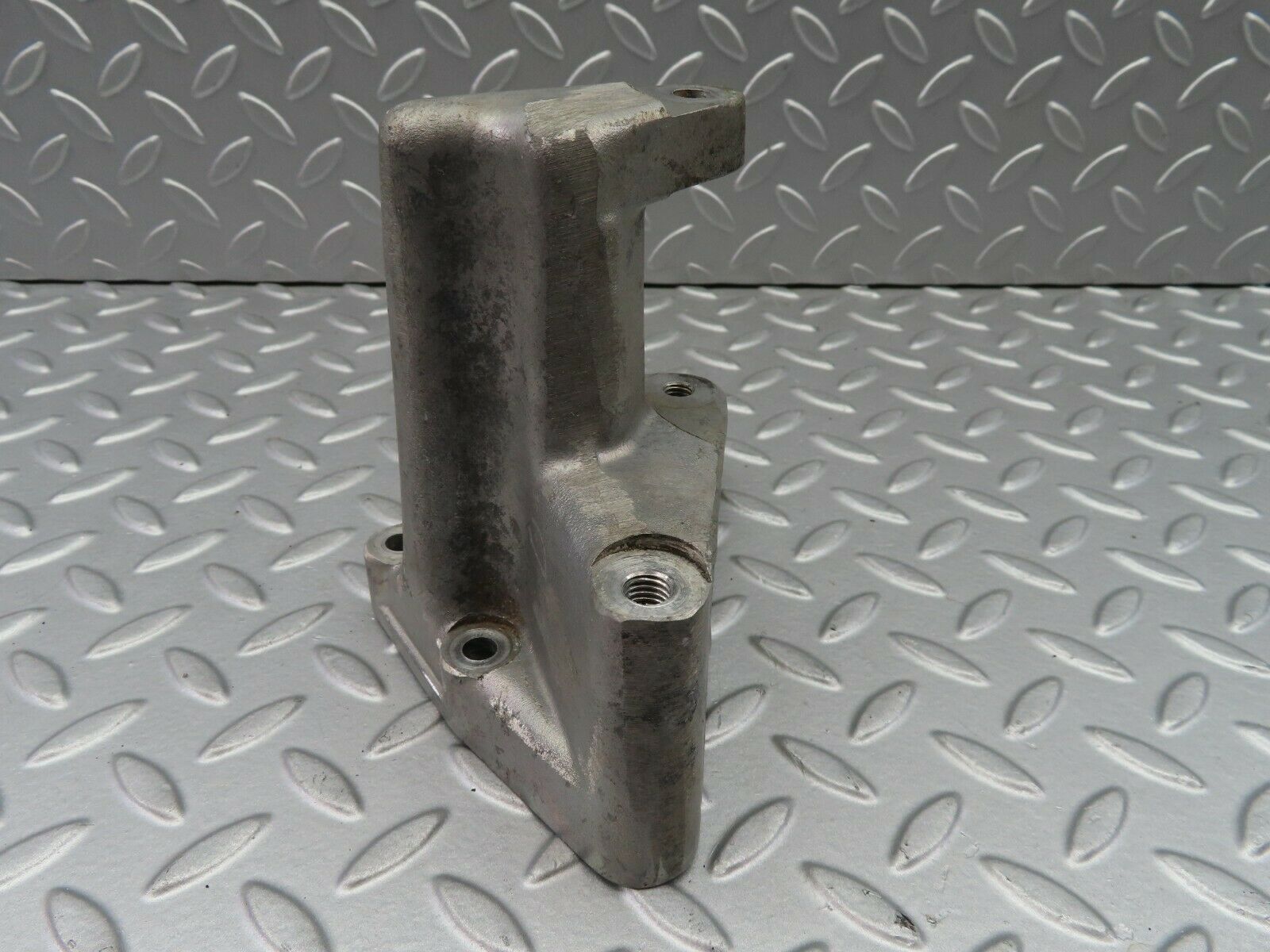 7059 Mercedes-Benz C107 350SLC Coupe Alternator Generator Bracket