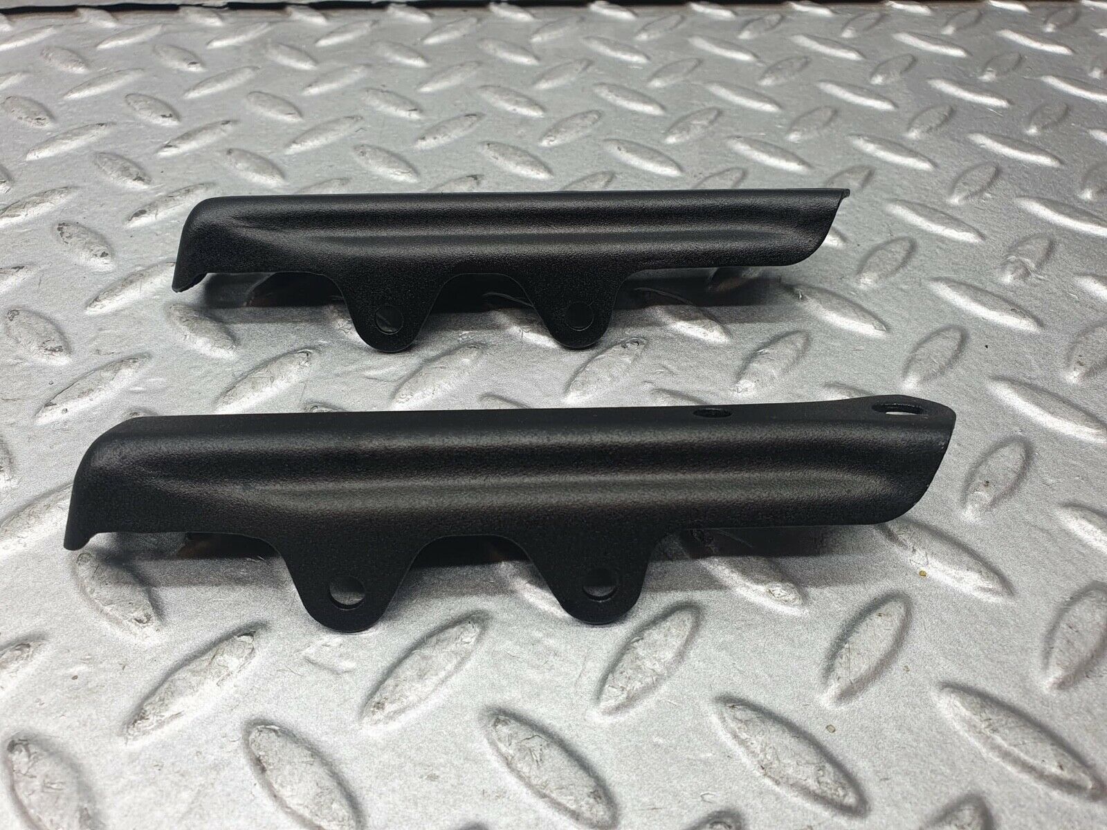 17331 Mercedes-Benz R129 300SL Coupe Air Intake Manifold Bracket