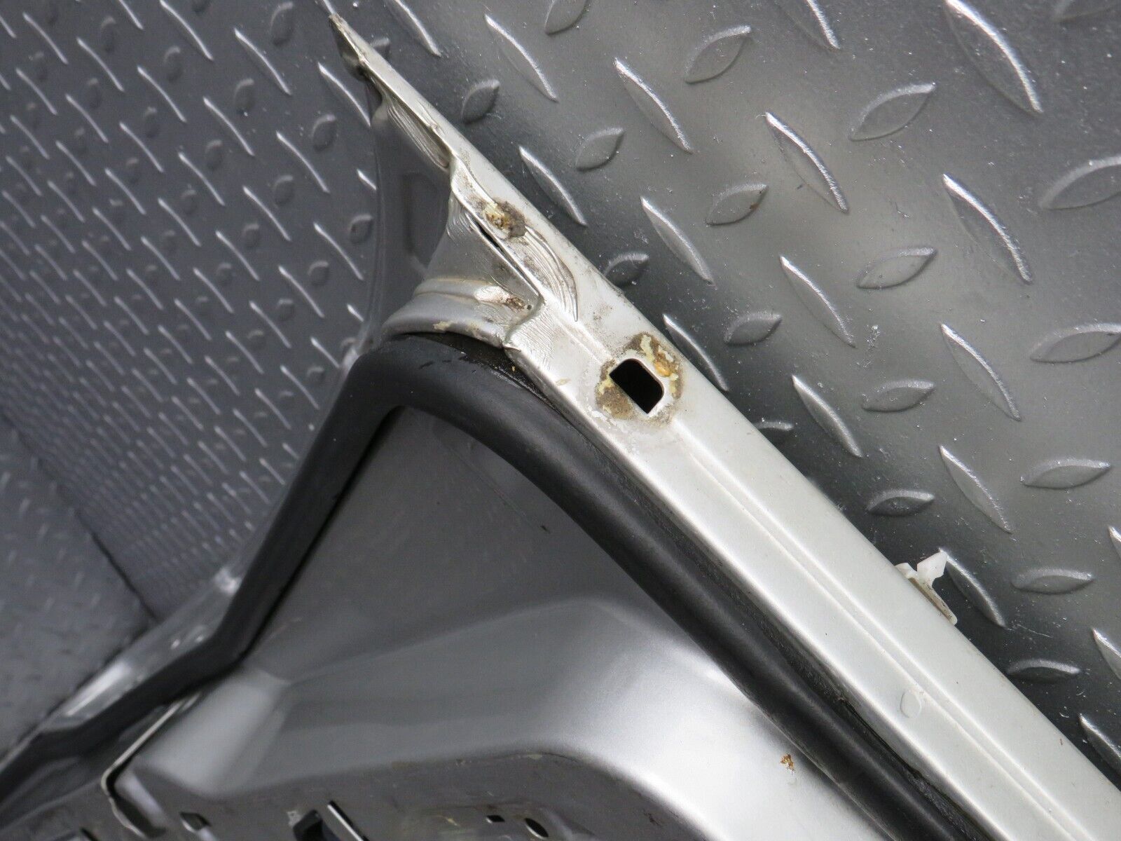 31824 Mercedes-Benz W201 190LE 1.8L Front Right Door