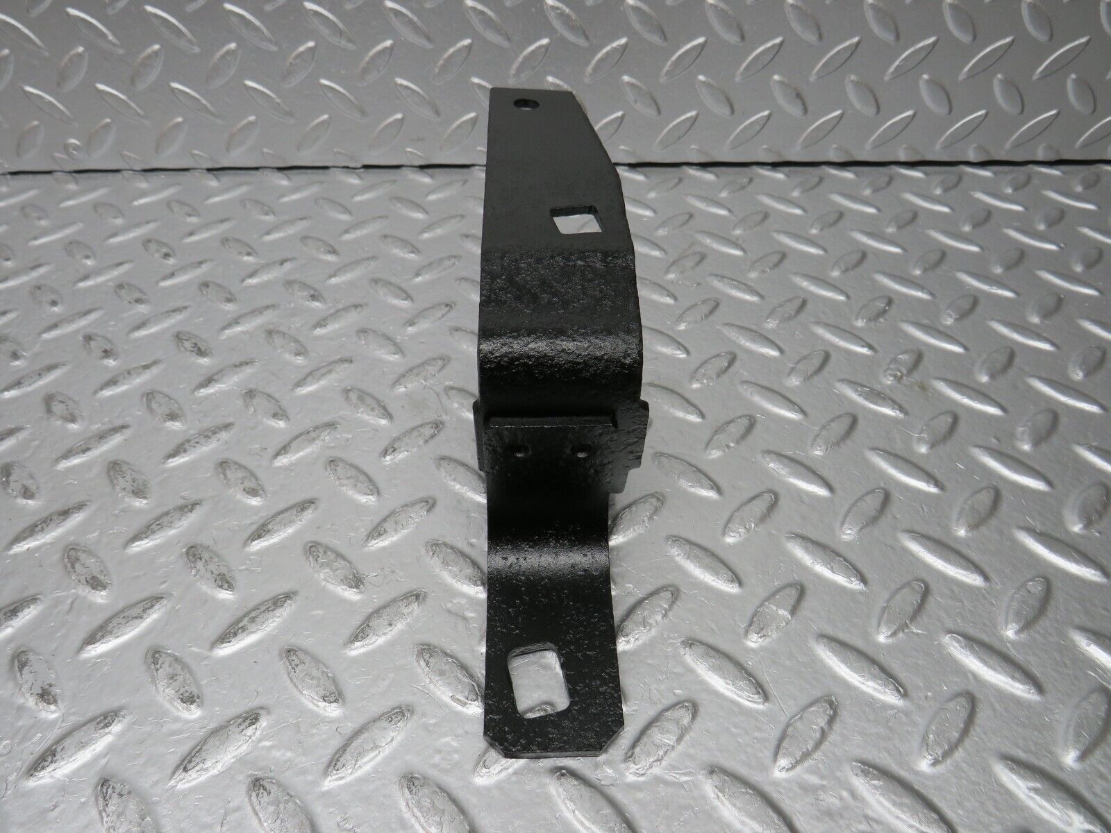 31547 Mercedes-Benz W123 200D Rear Bumper Bracket Pair