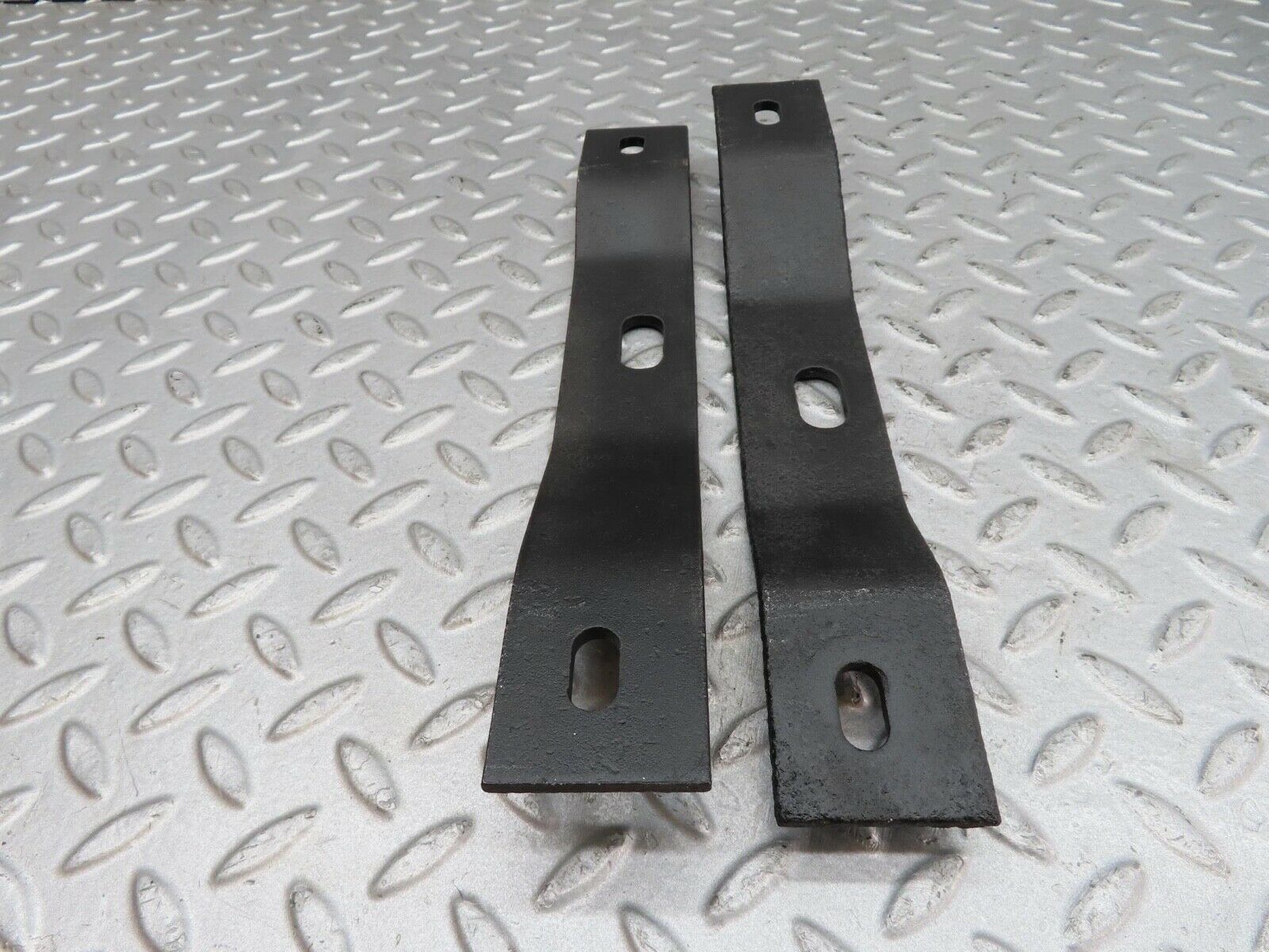 12637 Mercedes-Benz W108 280SE 3.5 Rear Bumper Holder