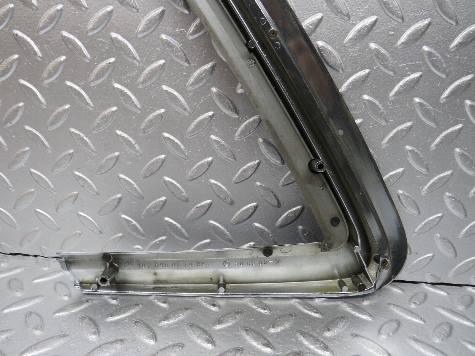 0695 Mercedes-Benz C107 350SLC Coupe Window Trim Chrome Right Side 1076980289